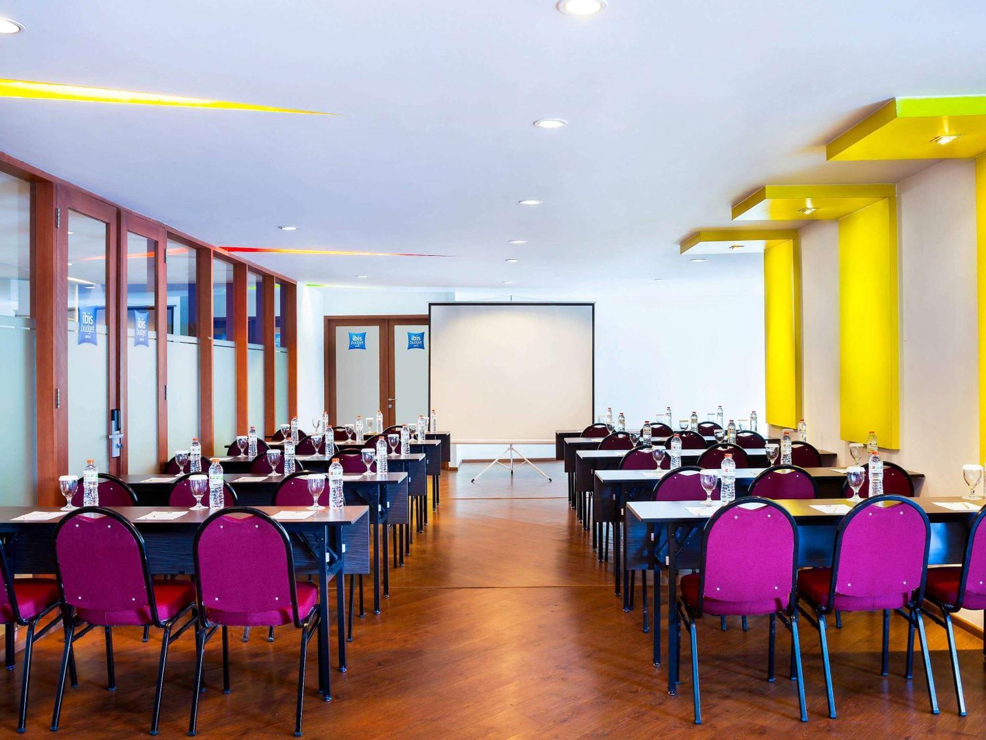 Ibis Budget Jakarta Menteng Luaran gambar