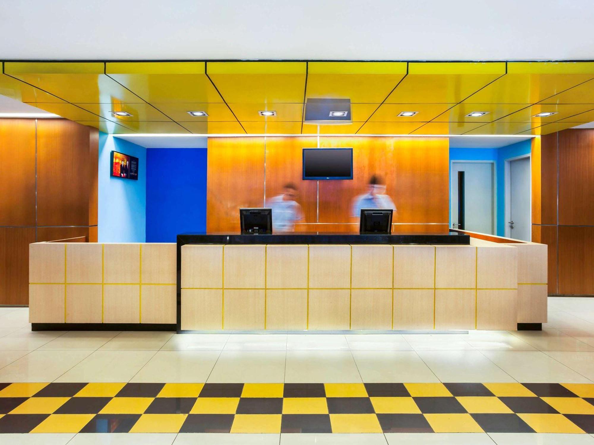Ibis Budget Jakarta Menteng Luaran gambar