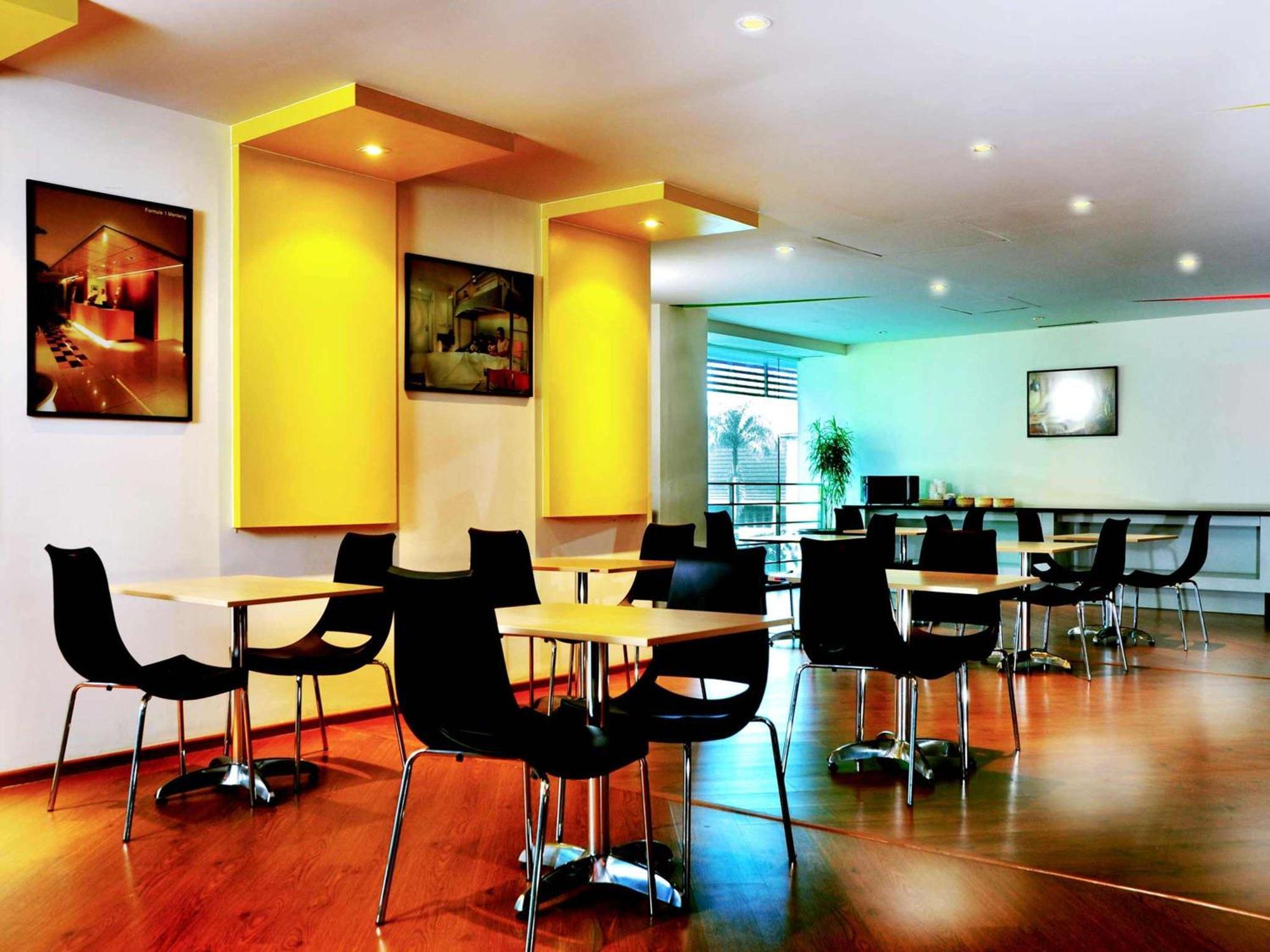 Ibis Budget Jakarta Menteng Luaran gambar