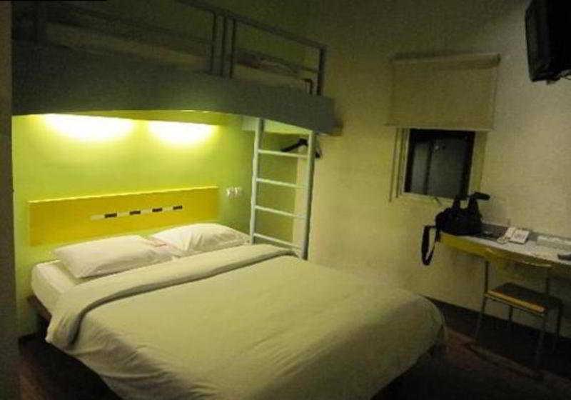 Ibis Budget Jakarta Menteng Luaran gambar