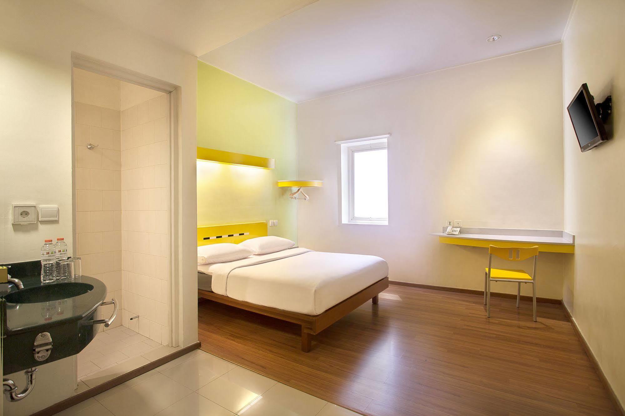 Ibis Budget Jakarta Menteng Luaran gambar