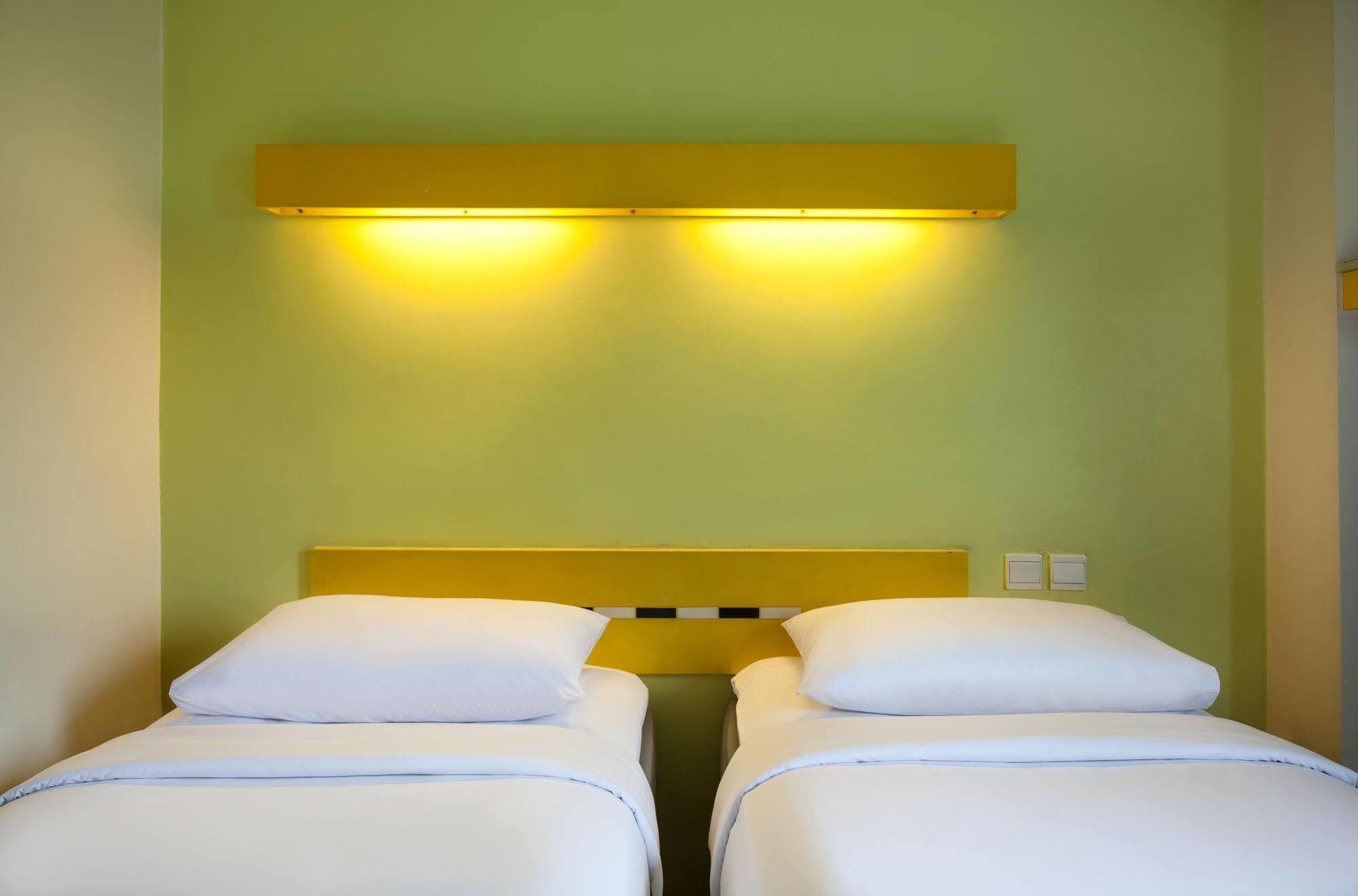Ibis Budget Jakarta Menteng Luaran gambar